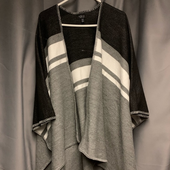 🚨Grey Striped Poncho🚨 - Picture 3 of 7